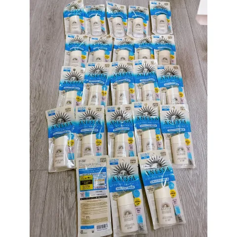 Kem Chống Nắng Anessa BB Trang Điểm Dưỡng Da Màu Sáng 25ml