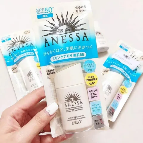 Kem Chống Nắng Anessa BB Trang Điểm Dưỡng Da Màu Sáng 25ml