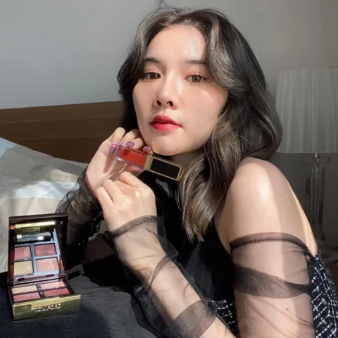 Son Kem Tom Ford Liquid Lip Luxe Matte 124 Secret Rendezvous - Màu Đỏ Lạnh Sang Trọng, Quyến Rũ, Bám Màu 8 Tiếng