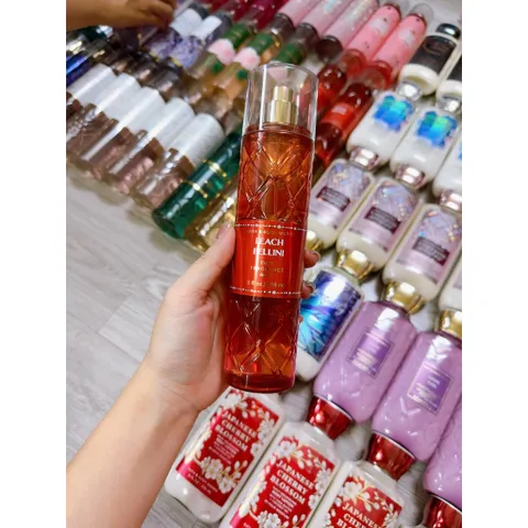 Xịt Thơm Toàn Thân Bath & Body Works Japanese Cherry Blossom 236ml - Nước Hoa Nhẹ Hương Hoa Anh Đào Tươi Mát, Dưỡng Ẩm Da