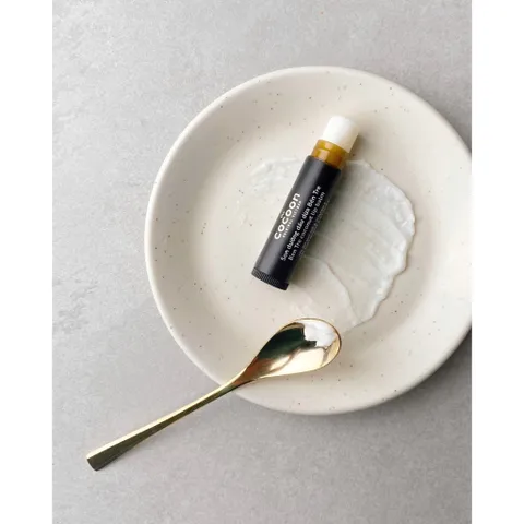 Son Dưỡng Cocoon Dầu Dừa Bến Tre 5G - Giữ Ẩm, Chống Khô Môi Với Bơ Hạt Mỡ & Vitamin E, Dưỡng Môi Tươi Mát, Hương Dừa Thơm Mát