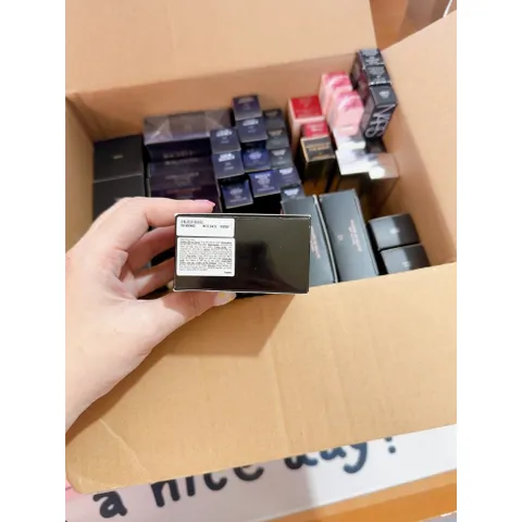 Phấn Phủ Bột Cố Định Trang Điểm 24H Bobbi Brown Luxe Radiance Loose Powder 10g - Mang Lại Vẻ Rạng Rỡ Tự Nhiên, Kiểm Soát Dầu 8H