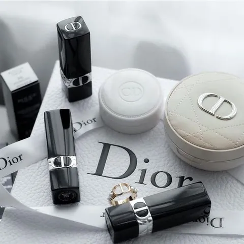 Phấn Phủ Cushion Dior Forever 10gr - Phấn Bột Tinh Chất Cánh Hoa, Dành Cho Mọi Loại Da, Thiết Kế Sang Trọng, An Toàn, Không Gây Kích Ứng