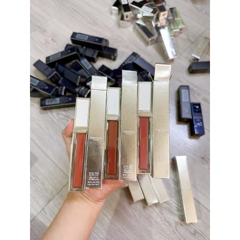 Son TOM FORD Gloss Luxe Solei Neige Collection 5.5ml - Phiên bản giới hạn màu trắng, nhẹ nhàng tiểu thư, dưỡng ẩm môi tuyệt vời