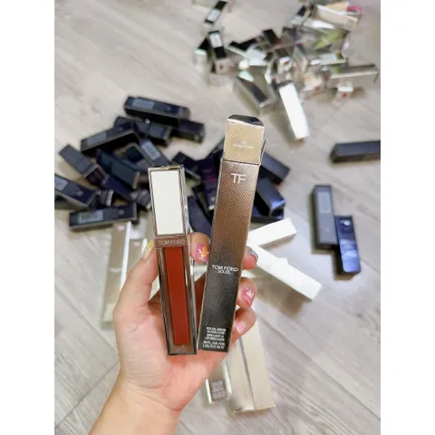 Son TOM FORD Gloss Luxe Solei Neige Collection 5.5ml - Phiên bản giới hạn màu trắng, nhẹ nhàng tiểu thư, dưỡng ẩm môi tuyệt vời