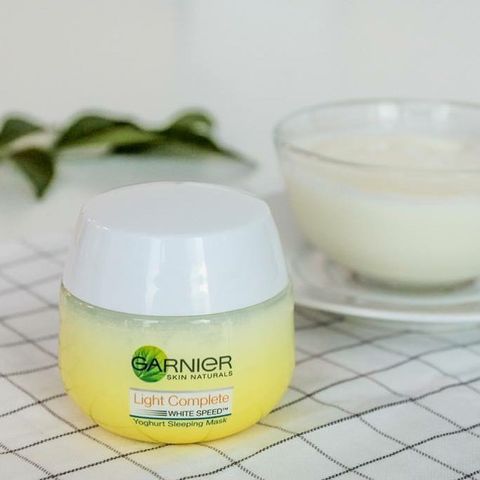 Mặt Nạ Ngủ Garnier Light Complete Sữa Chua Dưỡng Sáng Da 50ml - Giúp Làm Sáng và Cấp Ẩm cho Da Khỏe Mạnh