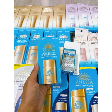 Sữa Chống Nắng Anessa SPF50+ PA++++ - Dưỡng Da Kiềm Dầu 20ml, Bảo Vệ Da Mặt & Cơ Thể, Phù Hợp Mọi Loại Da, Nhật Bản