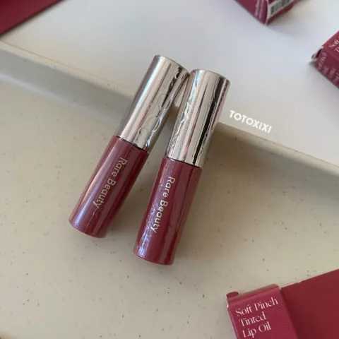 Son Bóng Rare Beauty Mini 1.37g - Màu Delight, Dưỡng Ẩm, Không Dính, Chất Son Lỏng Mướt, Đôi Môi Căng Bóng, Sáng Màu