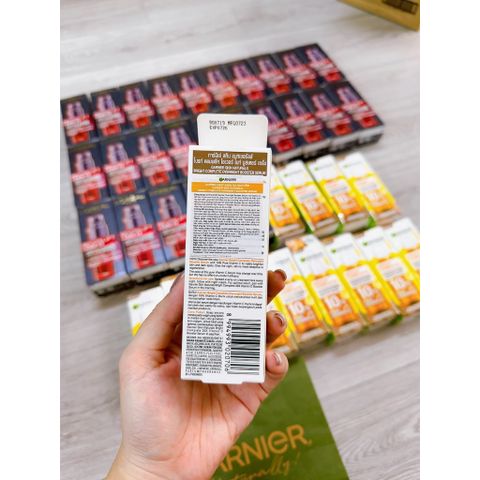 Serum Dưỡng Da Ban Đêm Garnier 10% Vitamin C Nguyên Chất - Sáng Da, Mờ Thâm, Cấp Ẩm Hyaluronic Acid 30ml