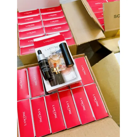 Set 3 Món Lancôme La Vie Est Belle - Nước Hoa Mini 4ml, Serum Trẻ Hóa Da 10ml và Son Môi Matte Mini 505 Adoration 1.6g