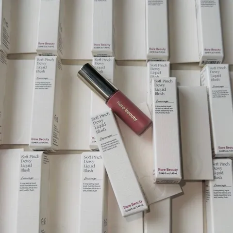 Má hồng Rare Beauty Mini 1.43mL - Màu Encourage, Kem Mềm Mại, Hiệu Ứng Rạng Rỡ, Không Parabens, Vegan, Dễ Tán