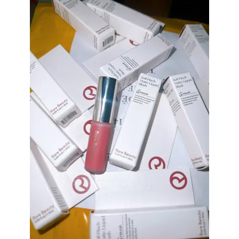 Má hồng Rare Beauty Mini 1.43mL - Màu Encourage, Kem Mềm Mại, Hiệu Ứng Rạng Rỡ, Không Parabens, Vegan, Dễ Tán