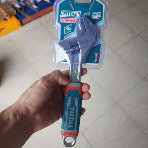 Mỏ Lết 10 Inch Total THT101106 - Thép Cứng, Hàm Mở Lớn, Dụng Cụ Sửa Chữa Đa Năng, Chất Lượng Cao, Xuất Xứ Trung Quốc