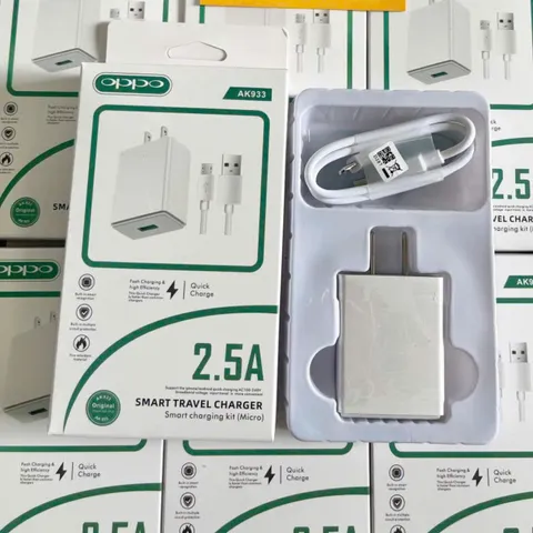 Bộ Sạc Nhanh Oppo AK933 Micro 10W - Sạc pin hiệu quả cho thiết bị Oppo, bảo vệ quá tải, thiết kế nhỏ gọn, tiện lợi.