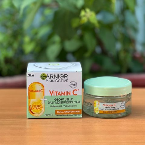 Kem dưỡng da Garnier Skin Active Vitamin C Brightening Glow Jelly Moisturiser 50ml