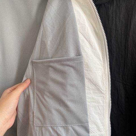 Áo Khoác Gió Nữ Croptop 2 Lớp Local Brand Lamo Home A017 - Thiết Kế Ngắn, Lưới Thoáng Mát, Phù Hợp Đi Chơi và Đi Làm