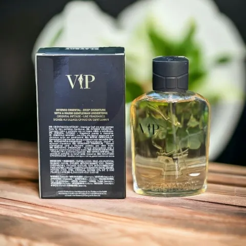 Nước Hoa Nam Playboy Vip Eau De Toilette EDT For Him 100ml - DiiHangMyUc.