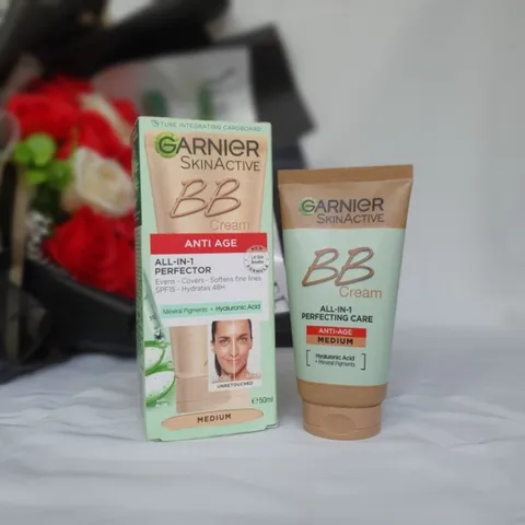 Kem Nền Garnier Skin Active BB Cream Chống Lão Hóa 50ml - Dưỡng Da, Che Khuyết Điểm, Chống Nắng, Không Dầu, Căng Mịn Da