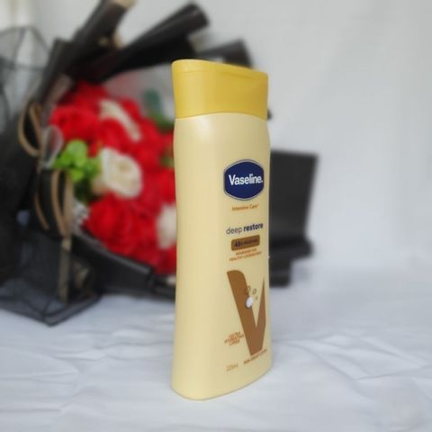 Sữa Dưỡng Thể Vaseline Intensive Deep Restore 225ml - DiiHangMyUc.
