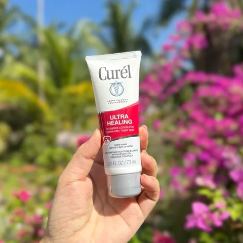 Dưỡng Thể Dưỡng Ẩm Curel Ultra Healing Lotion - Phục Hồi Da Khô, Ngứa, Chứa Shea Butter & Pro-Vitamin B5, Chính Hãng 100%