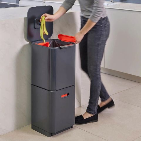 Thùng Rác 2 Ngăn Joseph Joseph 30065 Totem Compact 40L - Thiết Kế Tiết Kiệm Không Gian, Chất Liệu Thép Chống Gỉ, Phù Hợp Với Nhựa Và Rác Thải Tái Chế