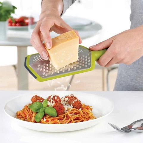 Dụng cụ bào sợi Joseph Joseph 20017 Twist Grater - Bào thực phẩm đa năng với tay cầm chống trượt và thiết kế tiện lợi, an toàn máy rửa bát.
