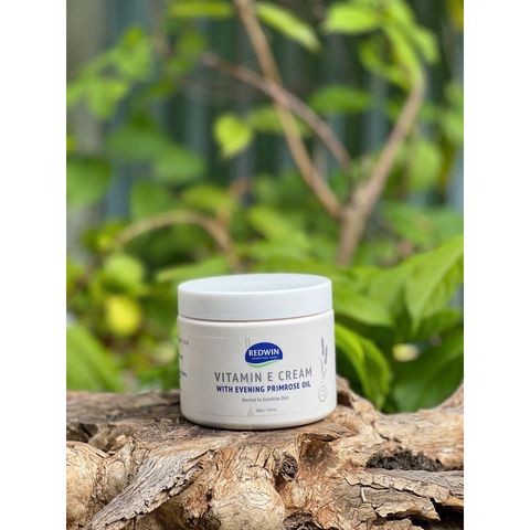 Kem Dưỡng Da Redwin Vitamin E và Tinh Dầu Hoa Anh Thảo 330g - Sản Phẩm Dưỡng Ẩm An Toàn cho Da Nhạy Cảm và Khô
