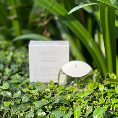 Nước hoa nữ Issey Miyake A Drop D'Issey 90ml - Hương hoa dịu dàng, thuần khiết, quyến rũ với sữa hạnh nhân & hoa tử đinh hương
