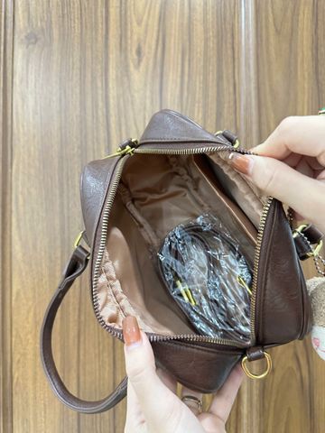 Túi Xách Nữ MinMin Size 20 Kèm Móc Gấu Dây Đeo Chéo Thời Trang, Chất Liệu Cao Cấp, Phong Cách Năng Động, Dễ Dàng Phối Đồ