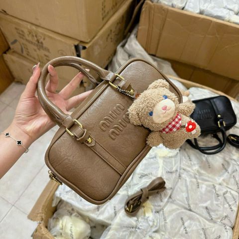 Túi Xách Nữ MinMin Size 20 Kèm Móc Gấu Dây Đeo Chéo Thời Trang, Chất Liệu Cao Cấp, Phong Cách Năng Động, Dễ Dàng Phối Đồ