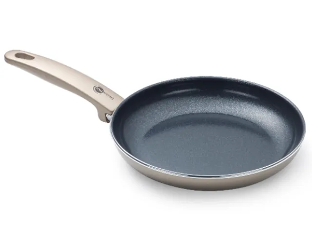 Chảo cạn GreenPan Cambridge Bronze 24cm - Chống dính Ceramic, Dùng cho bếp từ, Hợp kim nhôm, Tiện lợi cho nấu ăn