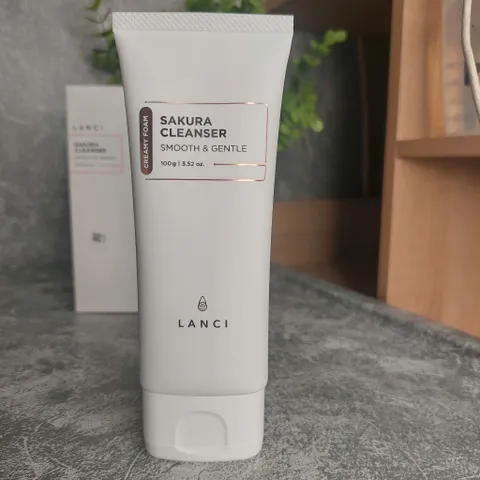 Sữa Rửa Mặt Dịu Nhẹ Lanci Sakura Cleanser - Bọt Mịn Chiết Xuất Hoa Anh Đào Hàn Quốc 100g, Giữ Ẩm & Làm Sáng Da