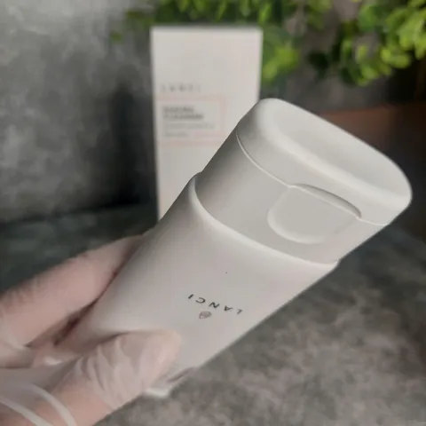 Sữa Rửa Mặt Dịu Nhẹ Lanci Sakura Cleanser - Bọt Mịn Chiết Xuất Hoa Anh Đào Hàn Quốc 100g, Giữ Ẩm & Làm Sáng Da