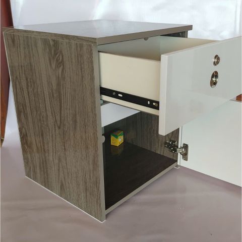 Tủ Đầu Giường Cỡ Lớn Gỗ Óc Chó - Đã Lắp Ráp Sẵn, Tiện Lợi, Bóng Mịn, Phù Hợp Cho Đồ Trang Trí Phòng Ngủ