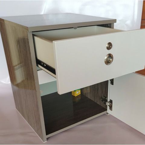 Tủ Đầu Giường Cỡ Lớn Gỗ Óc Chó - Đã Lắp Ráp Sẵn, Tiện Lợi, Bóng Mịn, Phù Hợp Cho Đồ Trang Trí Phòng Ngủ