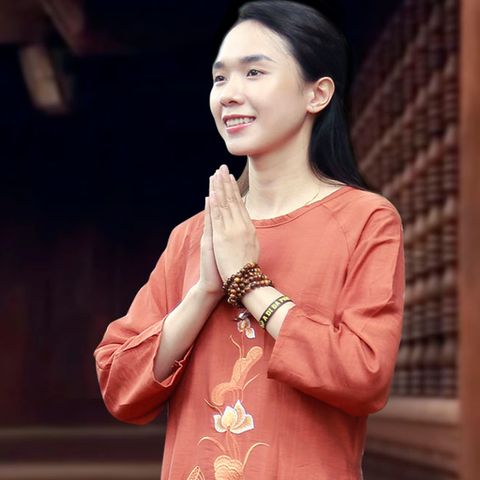 Áo Dài Cách Tân Đi Chùa Hoa Sen - Thiết Kế Hiện Đại, Thanh Lịch - Size S, M, L Cho Nữ Giới Thời Trang Việt Nam
