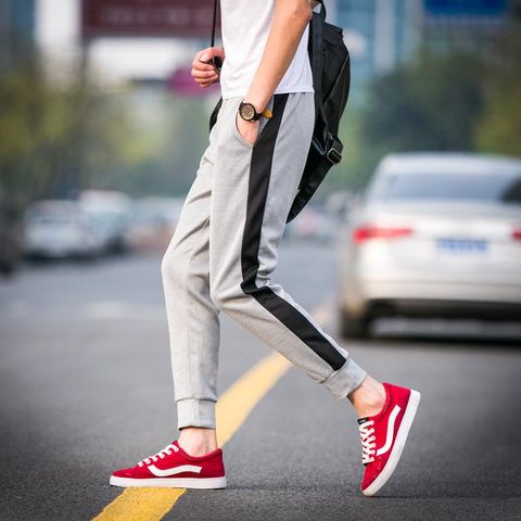 Quần Jogger Thể Thao Nam Mùa Đông - Dáng Unisex Thoải Mái, Chất Liệu Nỉ Mát, Thích Hợp Tập Gym, Chạy Bộ, Và Dạo Phố - Xám Kẻ Đen