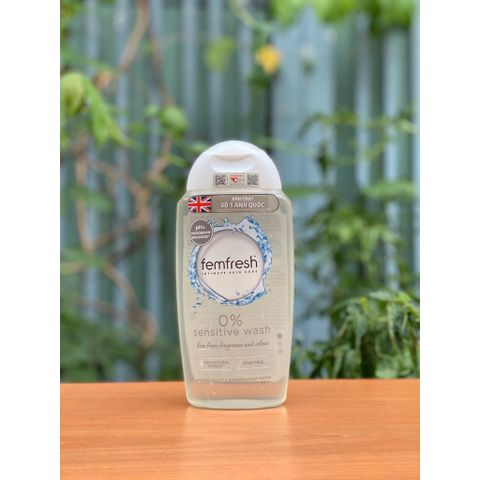 Dung dịch vệ sinh phụ nữ Femfresh 0% Sensitive Wash 250ml - Sạch sẽ, nhẹ nhàng cho da nhạy cảm, phù hợp cho mẹ bầu và sau sinh