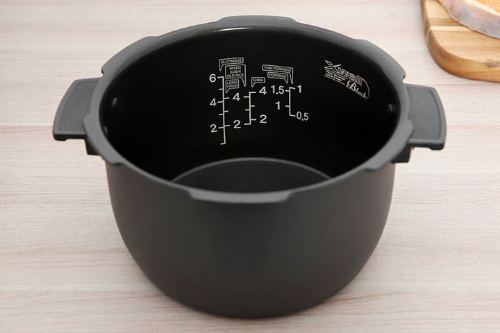 Nồi cơm điện áp suất Cuckoo CRP-PK0600F 1.08L - Công nghệ nấu thông minh, phù hợp cho gia đình từ 2-4 người