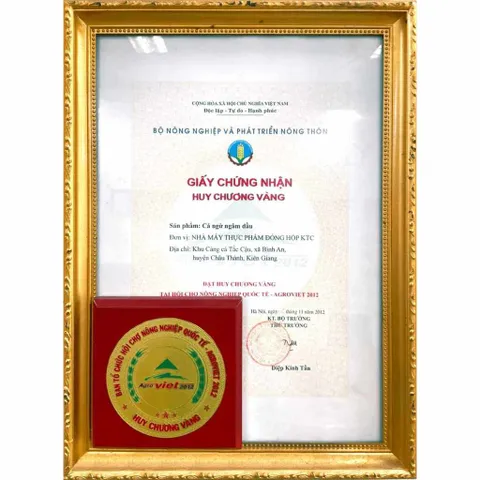 Cá Ngừ Sốt Cà Khóm Ớt KTC FOOD - Thịt Cá Ngừ Tươi Ngon, Dinh Dưỡng Cao, Tiện Lợi Mọi Lúc, Giải Pháp Bữa Ăn Nhanh Gọn