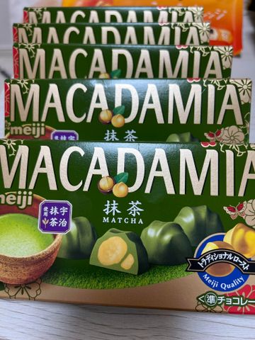 Chocolate Meiji Matcha Macadamia (hạt Macca) Nhật Bản xách tay
