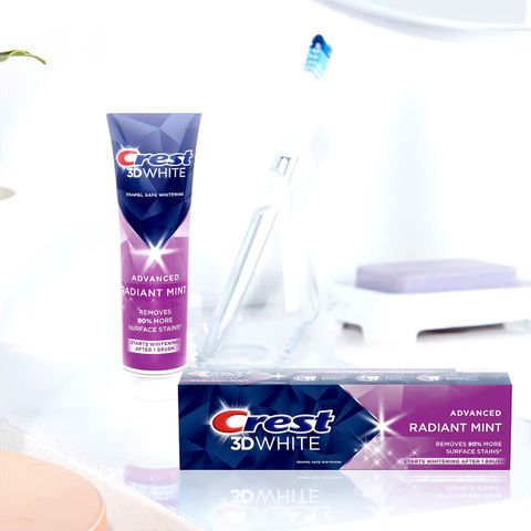 Kem Đánh Răng Crest 3D White Radiant Mint 93g - Làm Trắng Răng, Ngăn Ngừa Sâu Răng, Lành Tính, Hương Bạc Hà Tươi Mát