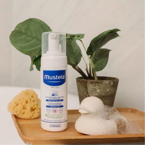 Dầu Gội Ngăn Ngừa Cứt Trâu Cho Trẻ Sơ Sinh & Em Bé Mustela 150ml 278822