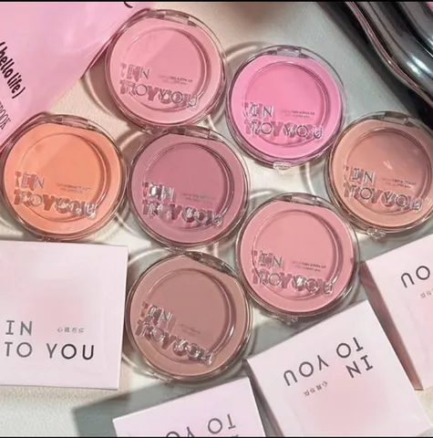 Phấn Má Hồng Into You Fluffy Pillow Single Blusher 5G - Phấn Trang Điểm Tươi Tắn, Bền Màu, Thiết Kế Nhỏ Gọn Dễ Mang Theo