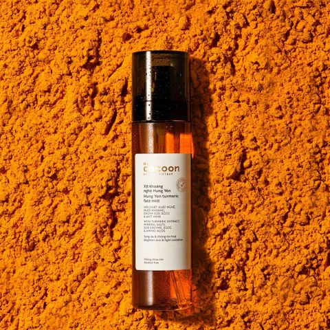 Xịt Khoáng Nghệ Hưng Yên Cocoon 130ml - Cấp Ẩm, Làm Sáng Da, Ngăn Ngừa Oxy Hóa, Chống Lão Hóa, Dưỡng Da Từ Thiên Nhiên