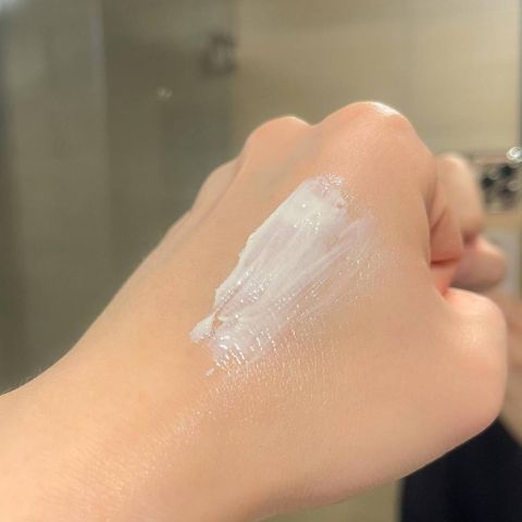 Kem Chống Nắng Bí Đao Cocoon 50ml - Bảo Vệ Da Chống UVA, UVB, Dành Cho Da Nhạy Cảm, Tặng Nước Tẩy Trang 500ml