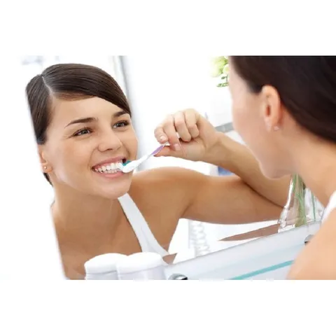 Vỉ 2 Cây Bàn Chải Sensodyne Dành Cho Răng Ê Buốt ( Màu Ngẫu Nhiên )