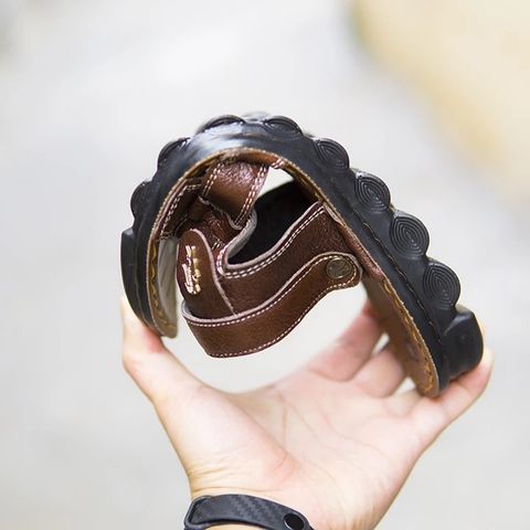 Dép Sandal Nam Da Bò Thật Siêu Bền - Đế Cao Su Chống Nước, Thiết Kế Thoáng Mát, Thời Trang Mới Màu Nâu Cho Mọi Lứa Tuổi