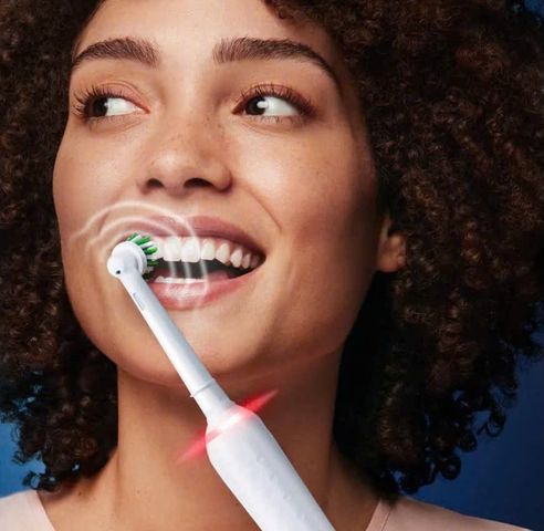 Set 2 Bàn Chải Đánh Răng Điện Oral-B Pro 3 3900 - Công Nghệ 3D Làm Sạch Hiệu Quả, Màu Đen Trắng, Pin Kéo Dài 2 Tuần