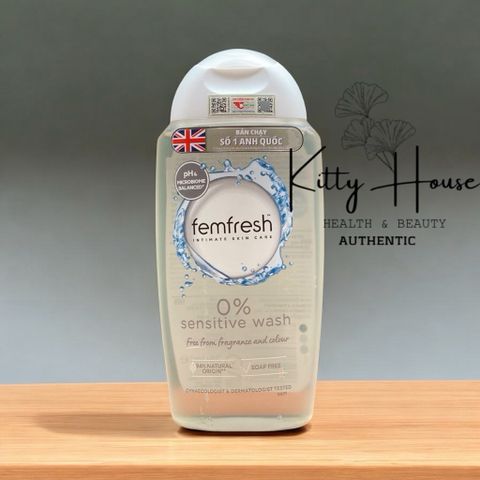 Dung dịch vệ sinh phụ nữ Femfresh 0% Sensitive Wash 250ml - Sản phẩm thuần chay cho da nhạy cảm, sạch sẽ và thoáng mát lâu dài.